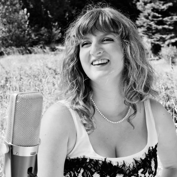 Meet your Posher, Erika - Picture 1 of 1